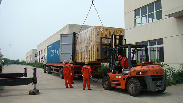 油壓機設備該怎樣進行安全地吊裝？